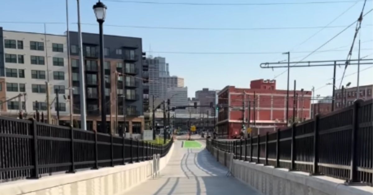 The new Grand Avenue pedestrian kansas city, MO