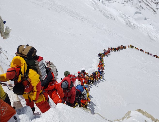 mount everest traffic jam 2026