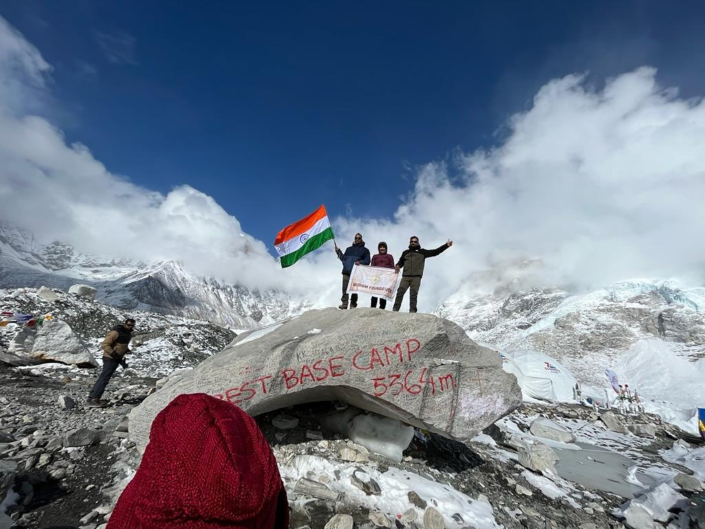how long does it take to climb mount everest