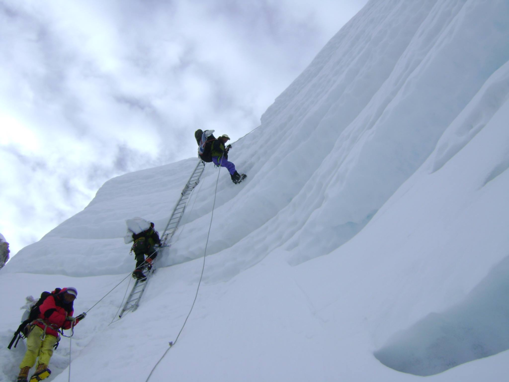 mount everest climbing