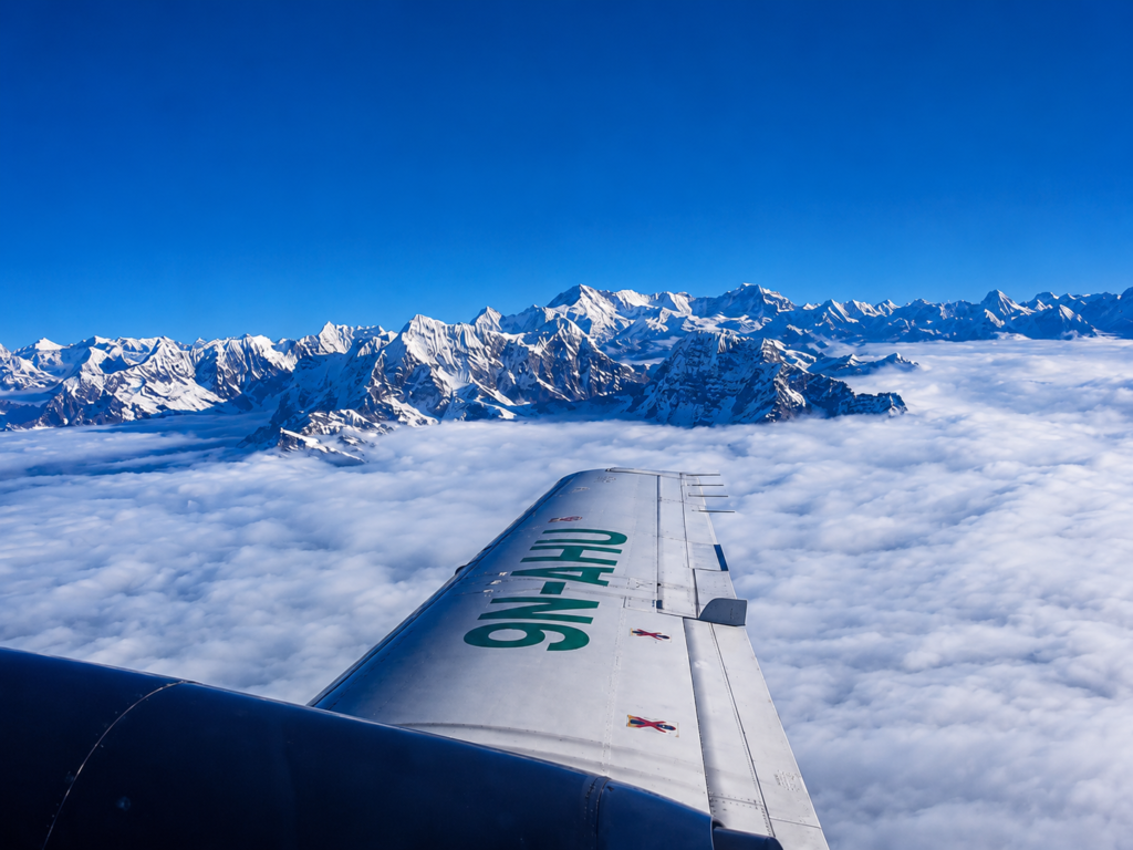 everest flight mountain