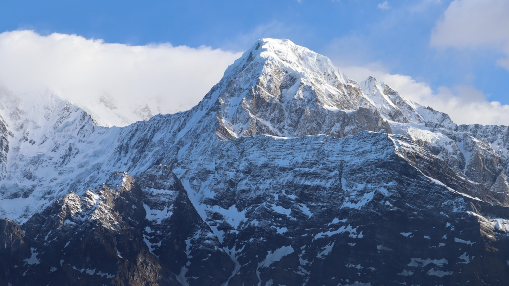 nepal unconquered peaks
