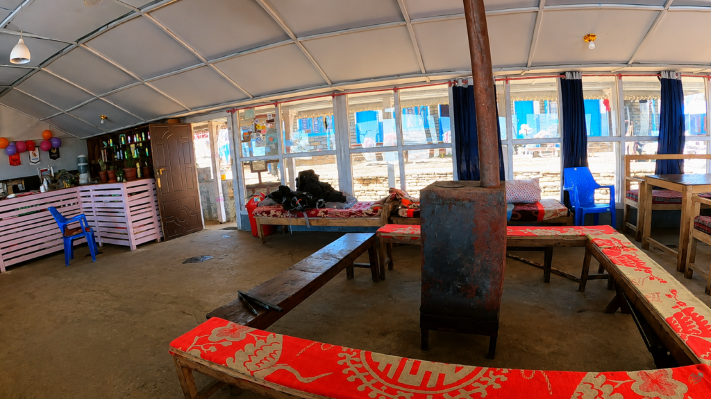 dinner house in nepal trekking