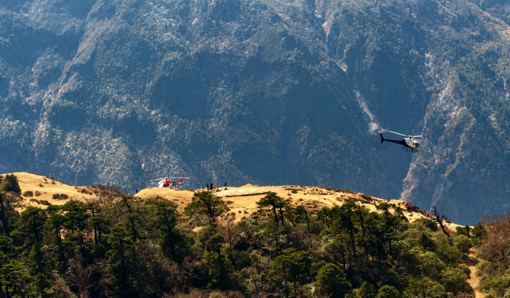 everest helicpter trek luxury