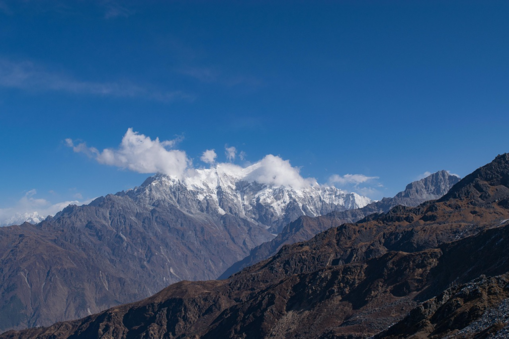 Best Nepal Treks for Couples and Honeymoon Adventures